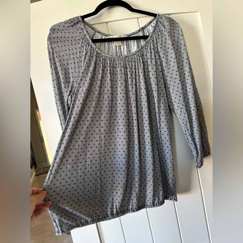 MICHAEL KORS Medium GREY with black dots blouse